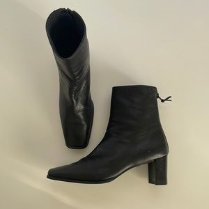 90s vintage Stuart Weitzman black leather square toe block heel boots deadstock